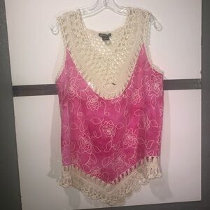 Lauren Michelle sleeveless crochet top/coverup.